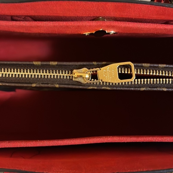 LV Tote 🔥SOLD🔥 - Picture 6 of 16